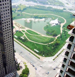Parc Lujiazui, Pudong, Shanghai. Source: http://www.skyscrapercity.com/showthread.php?t=411642&page=6